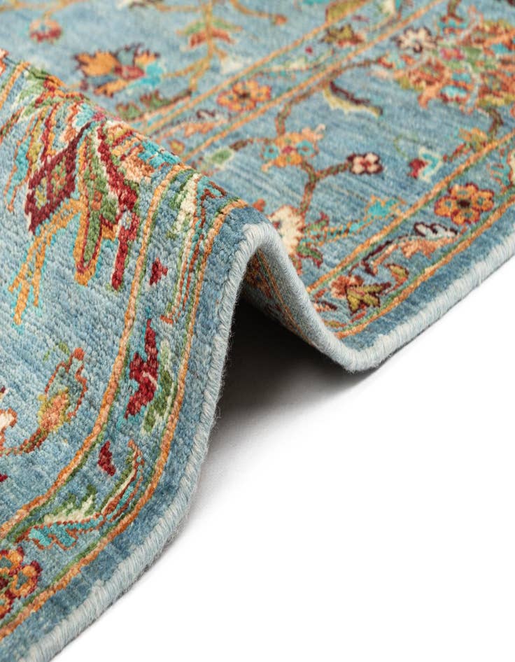 Detail image of  6' 10 x 9' 9 Ariana Rug