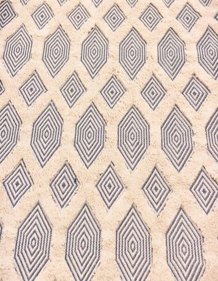 Detail image of 4' 9 x 7' 7 Arizona Rug