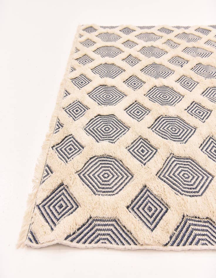 Detail image of 4' 9 x 7' 7 Arizona Rug