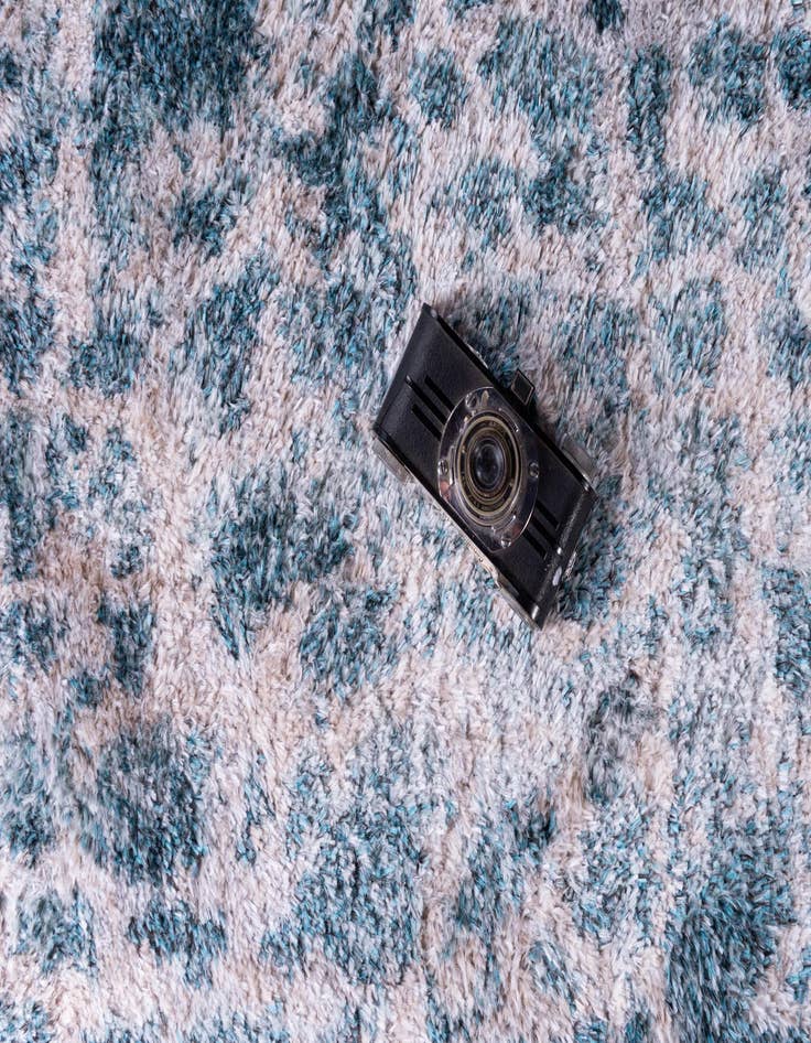 Detail image of  2' 4 x 3' 3 Artemis Rug