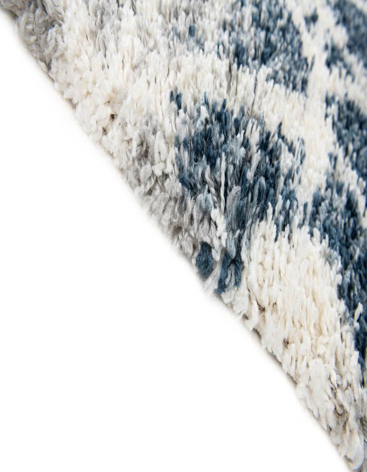 Detail image of  5' 4 x 7' 8 Athena Shag Rug