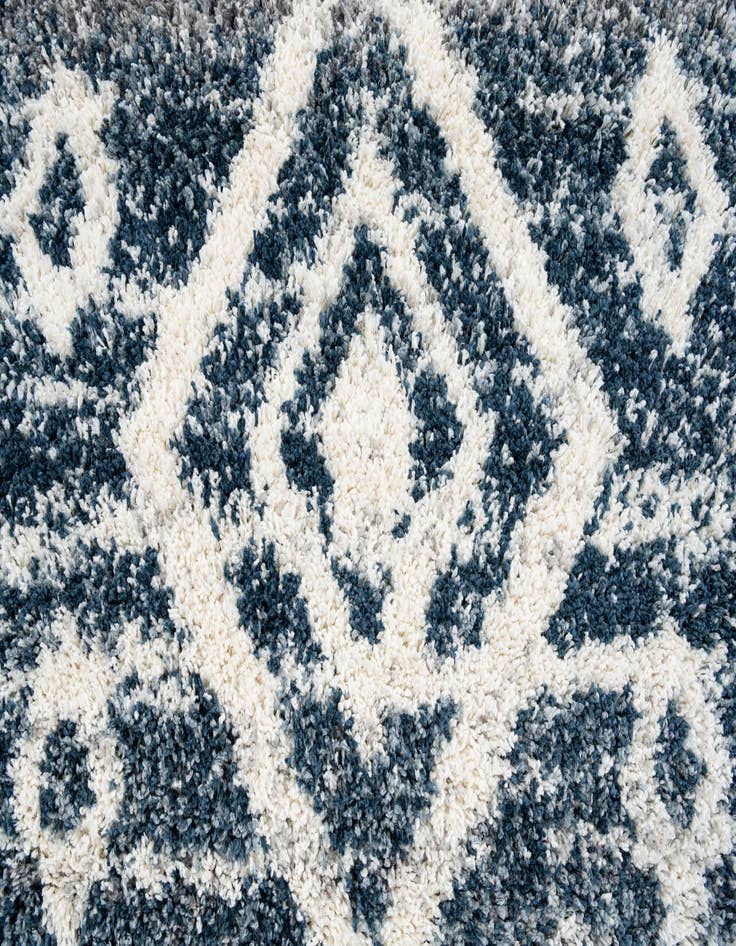 Detail image of  5' 4 x 7' 8 Athena Shag Rug