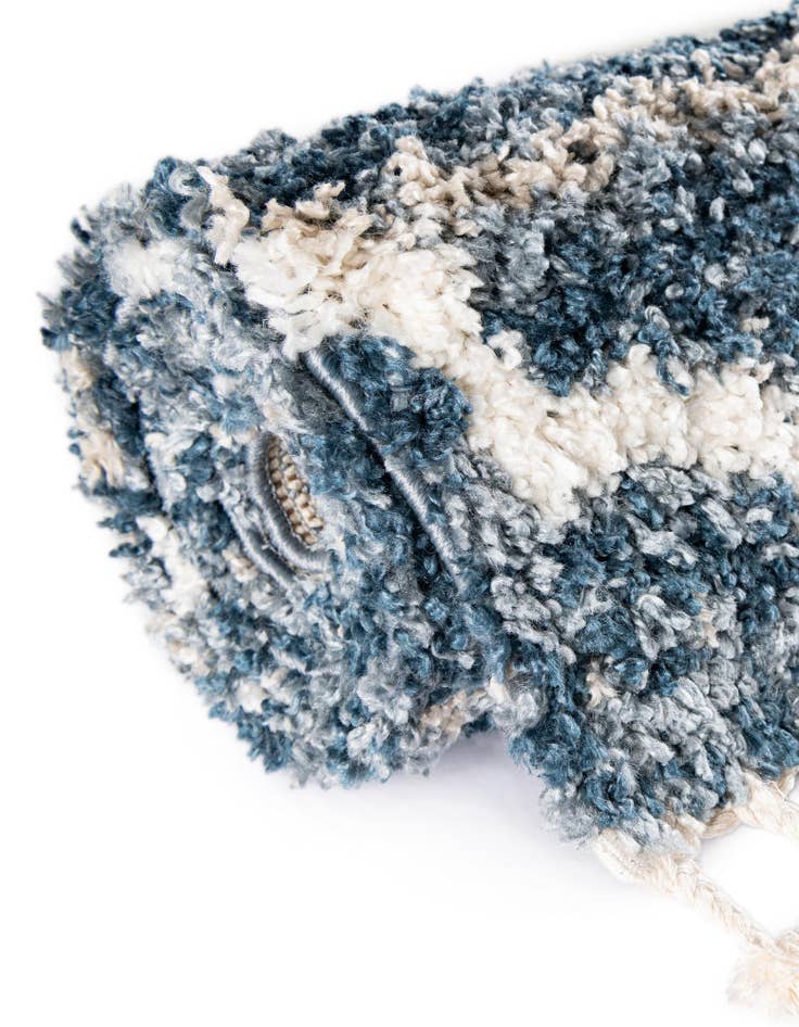 Detail image of  8' x 10' Athena Shag Rug