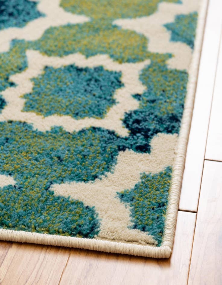 Detail image of  4' x 6' Azalea Rug