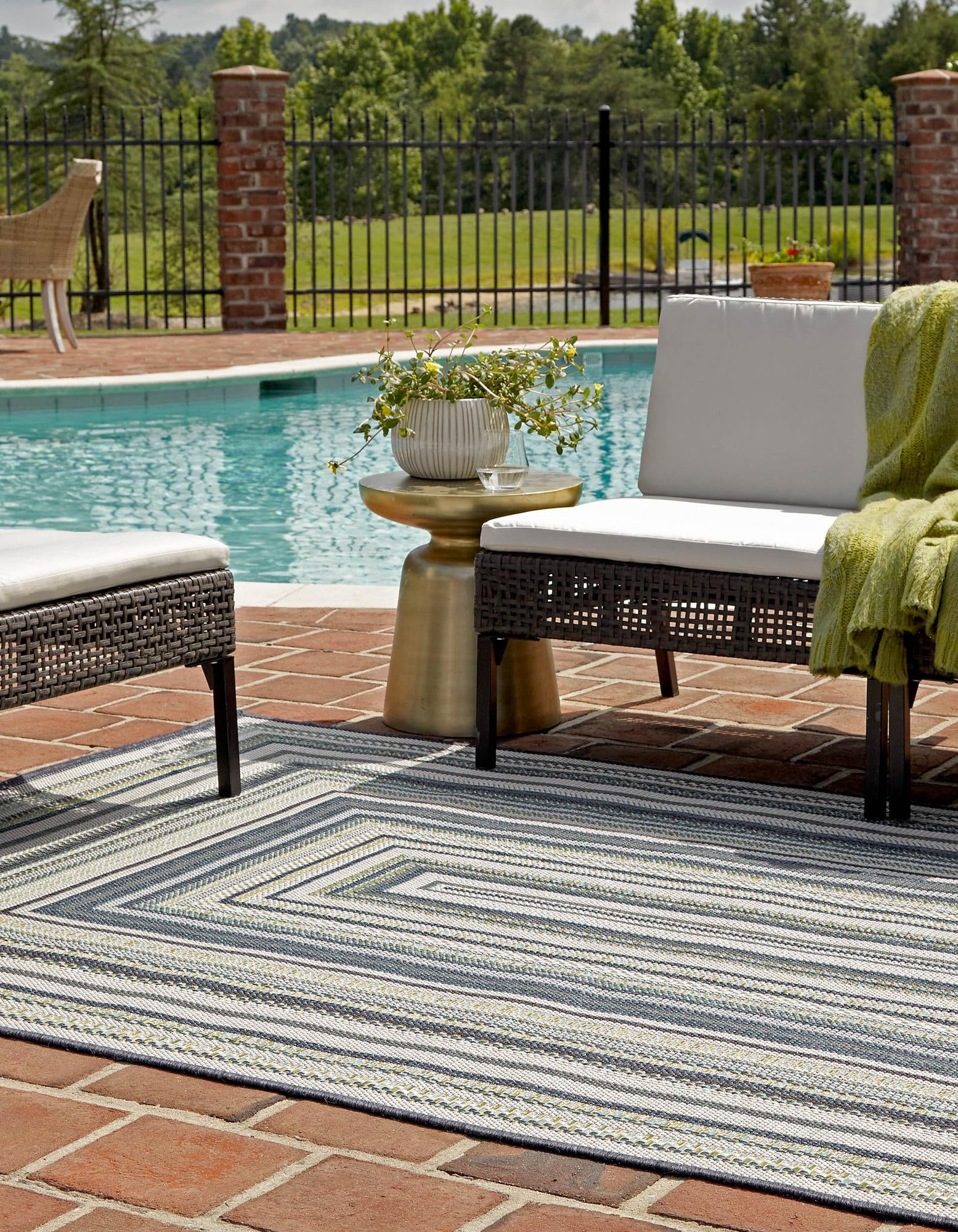 Blue 4' x 6' Baja Indoor / Outdoor Rug | Rugs.com