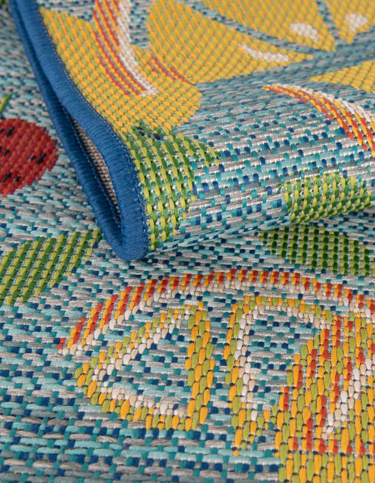 Detail image of  6' 1 x 9'  Washable Baja Indoor / Outdoor Rug
