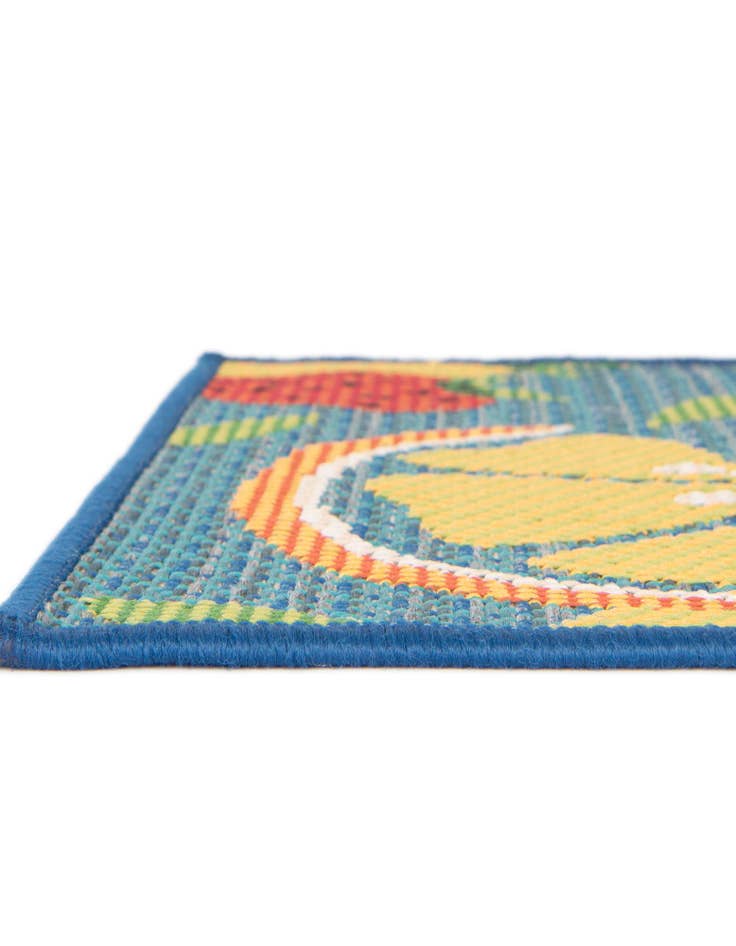 Detail image of  6' 1 x 9'  Washable Baja Indoor / Outdoor Rug