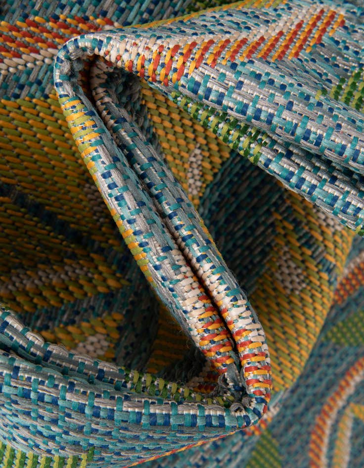 Detail image of  6' 1 x 9'  Washable Baja Indoor / Outdoor Rug