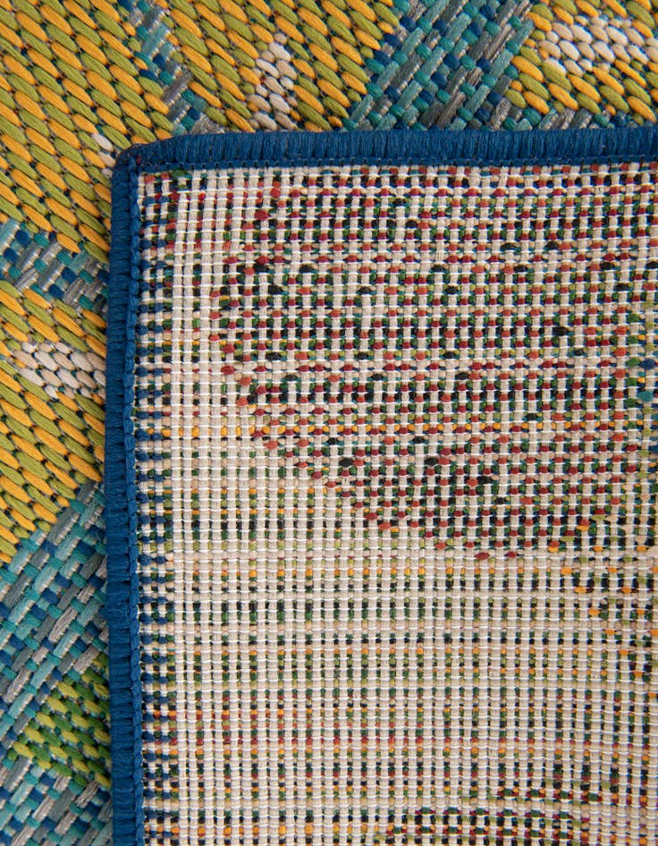 Detail image of  6' 1 x 9'  Washable Baja Indoor / Outdoor Rug