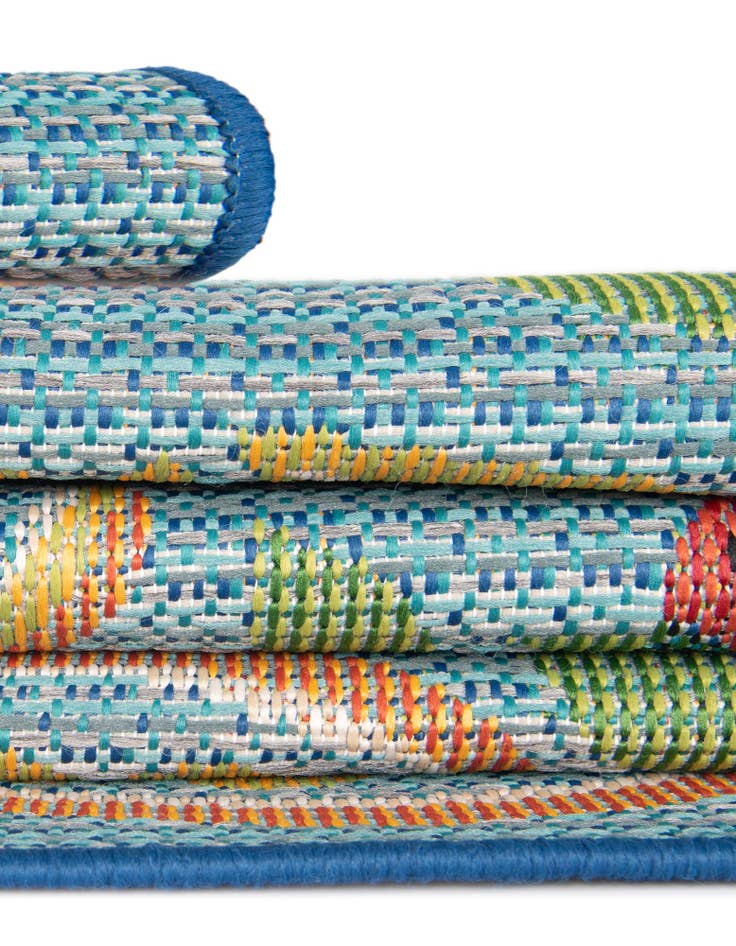 Detail image of  6' 1 x 9'  Washable Baja Indoor / Outdoor Rug