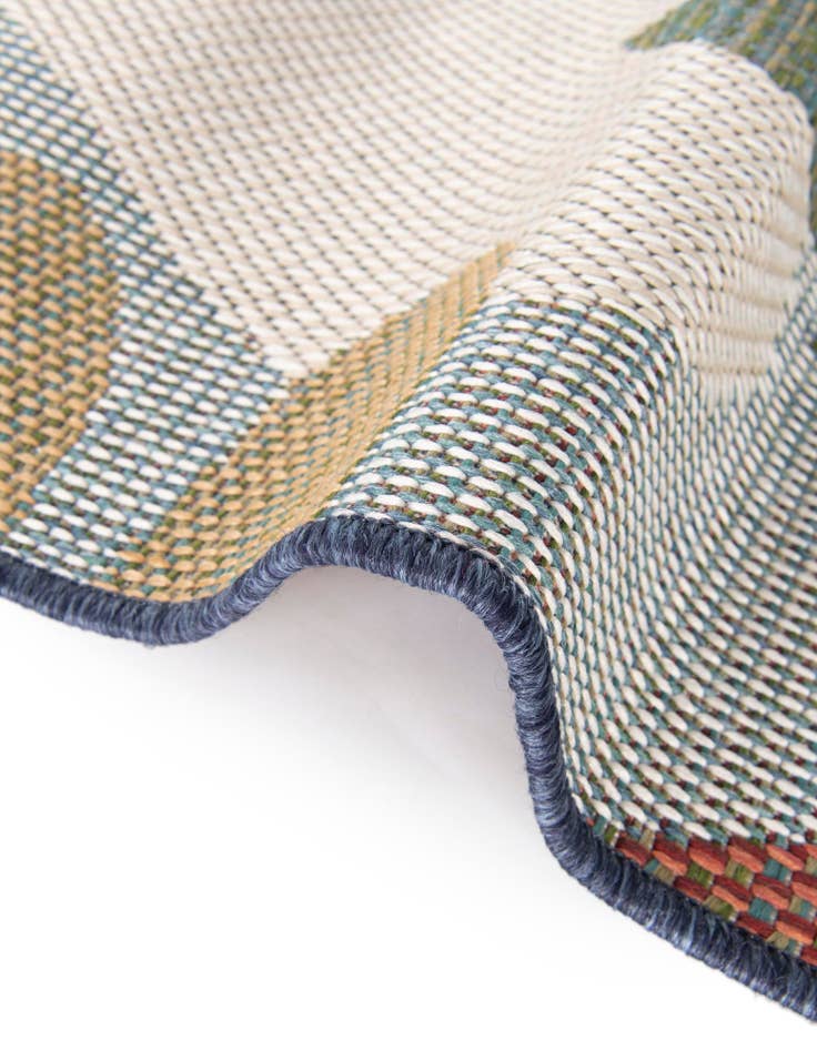 Detail image of  4' 1 x 6' 1  Washable Baja Indoor / Outdoor Rug