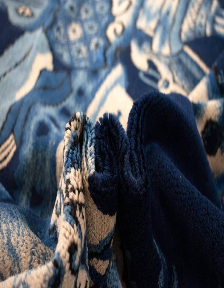 Detail image of  3' 3 x 5' 6  Hand Knotted China Rug