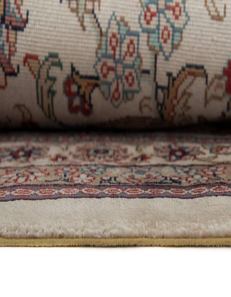 Detail image of  6' 8 x 9' 11 China Silk Rug