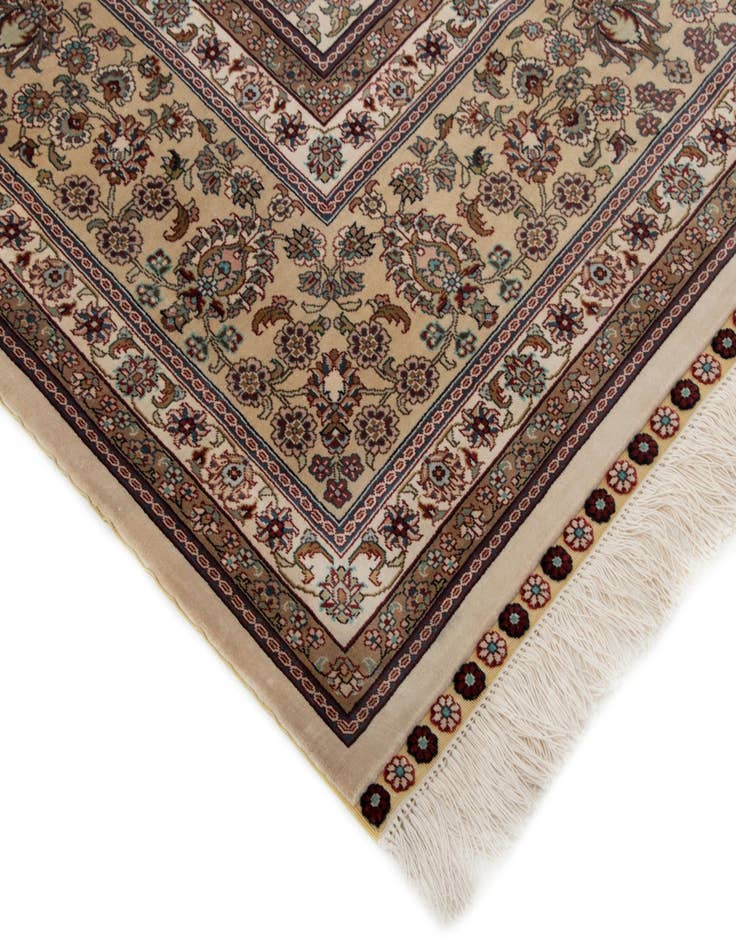 Detail image of  6' 8 x 9' 11 China Silk Rug