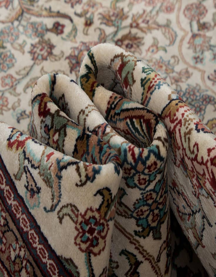 Detail image of  6' 8 x 9' 11 China Silk Rug