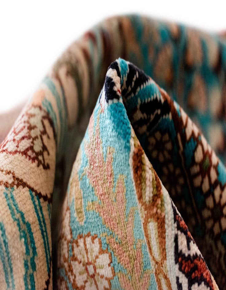 Detail image of 2' x 3' China Silk Rug