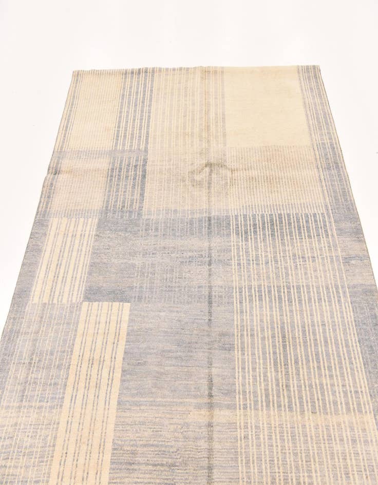 Detail image of  5' 9 x 7' 9  Hand Knotted Darya Wool Rug