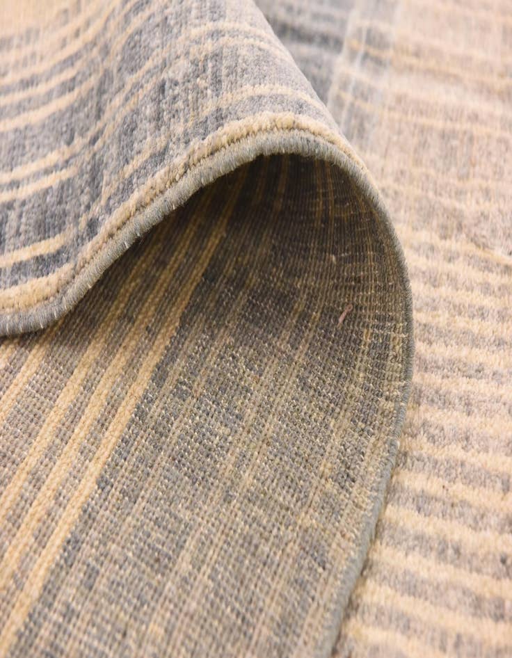 Detail image of  5' 9 x 7' 9  Hand Knotted Darya Wool Rug