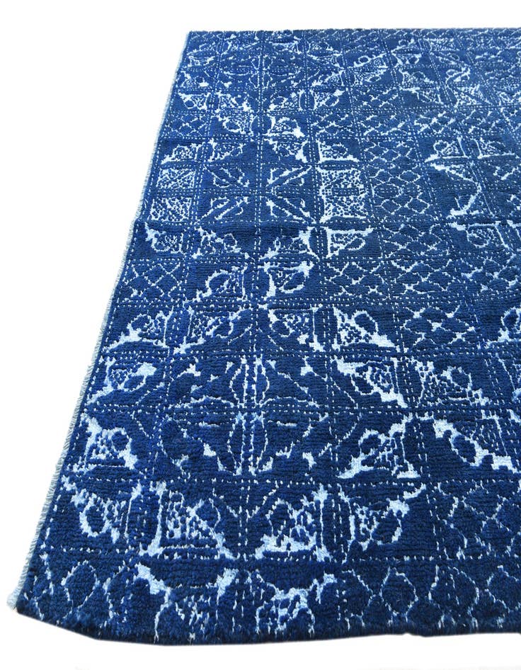 Detail image of  4' 9 x 7' 9  Hand Knotted Darya Rug