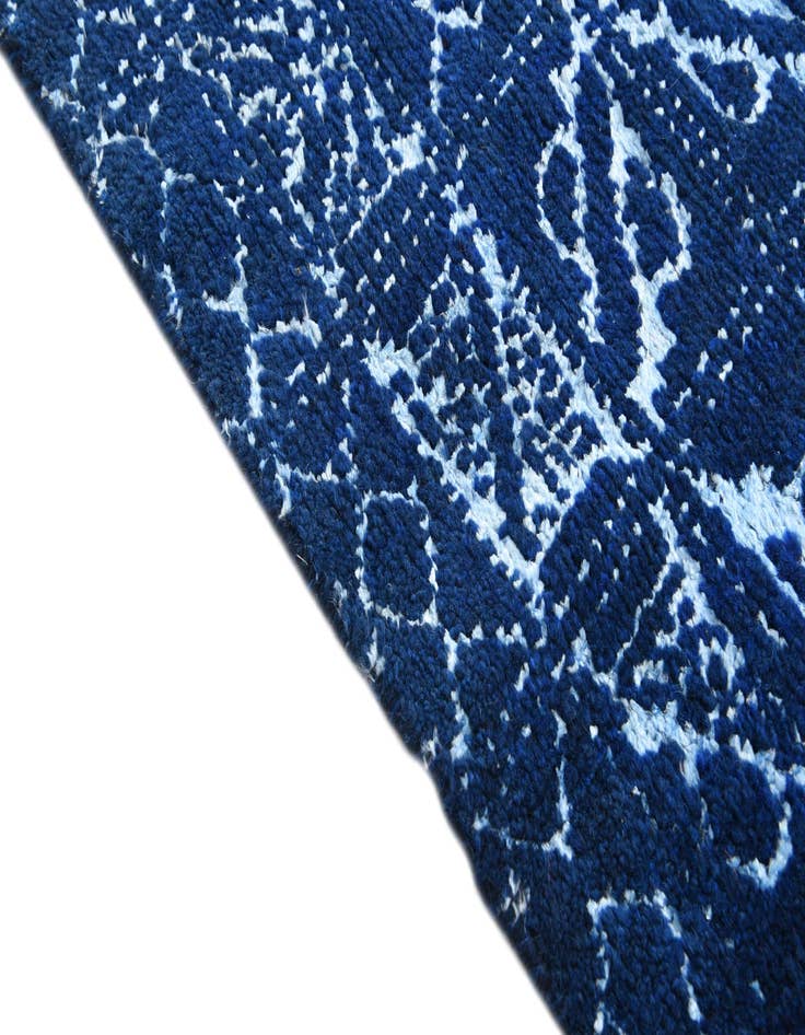 Detail image of  4' 9 x 7' 9  Hand Knotted Darya Rug