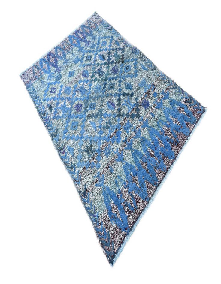 Detail image of  3' 11 x 5' 10  Hand Knotted Darya Wool Rug