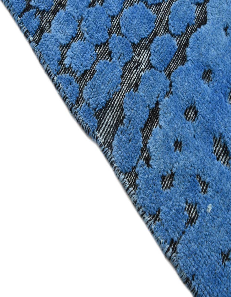 Detail image of  5' 5 x 8' 6  Hand Knotted Darya Wool Rug