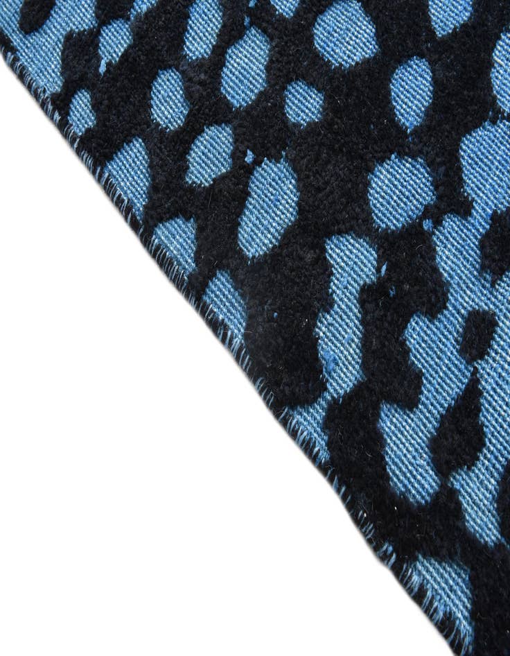 Detail image of  6' 7 x 10'  Hand Knotted Darya Wool Rug