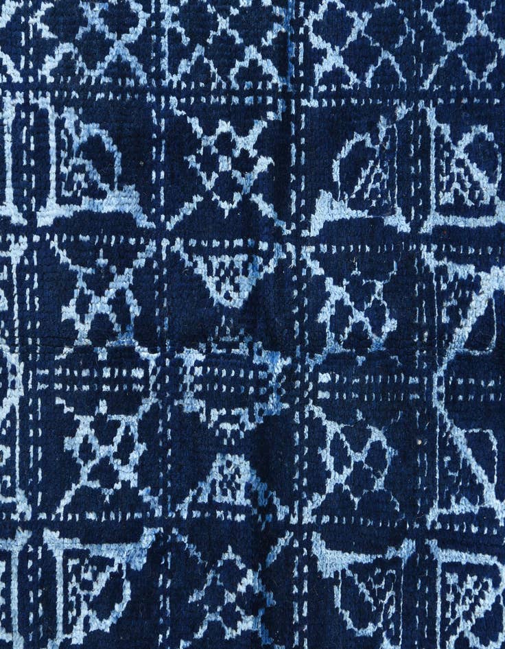 Detail image of  5' 1 x 8'  Hand Knotted Darya Rug