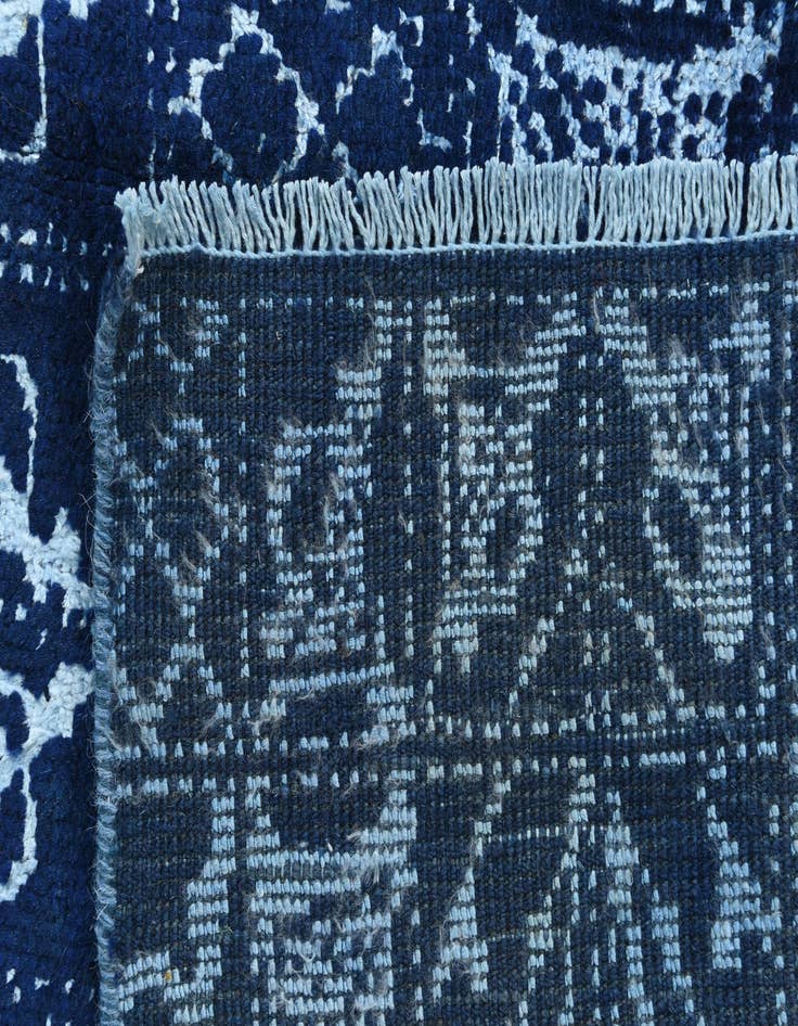 Detail image of  5' 1 x 8'  Hand Knotted Darya Rug