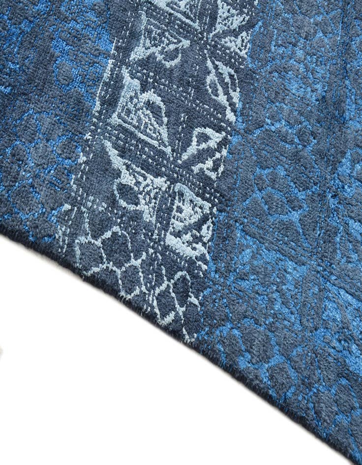 Detail image of  6' x 9'  Hand Knotted Darya Rug