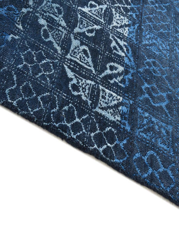 Detail image of  6' x 9' 2  Hand Knotted Darya Rug