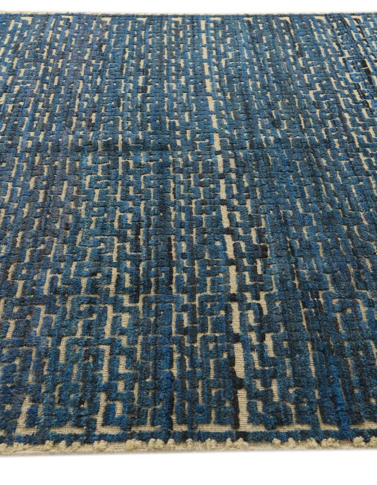 Detail image of  6' 8 x 9' 8  Hand Knotted Darya Wool Rug