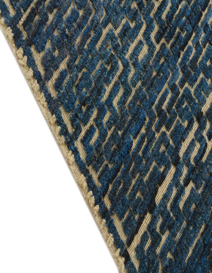 Detail image of  6' 8 x 9' 8  Hand Knotted Darya Wool Rug