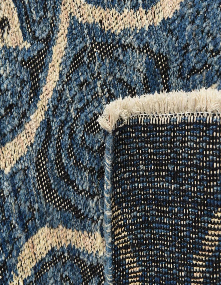 Detail image of  5' 7 x 7' 6  Hand Knotted Darya Wool Rug