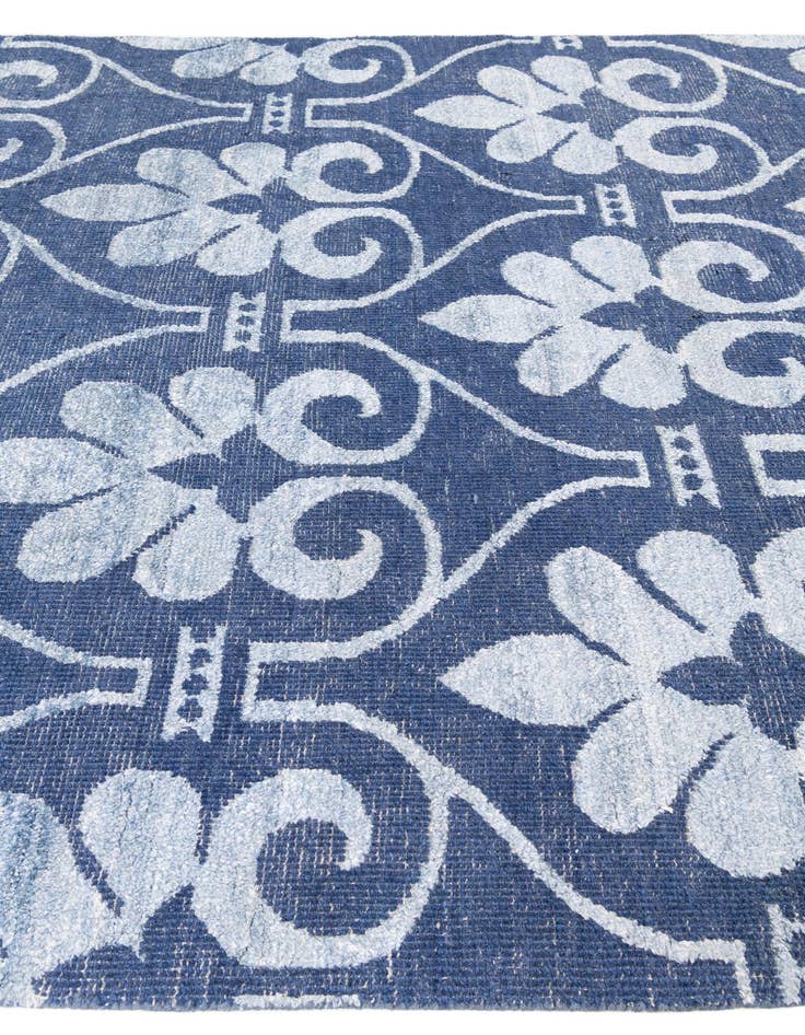 Detail image of  7' 4 x 9' 8  Hand Knotted Darya Rug