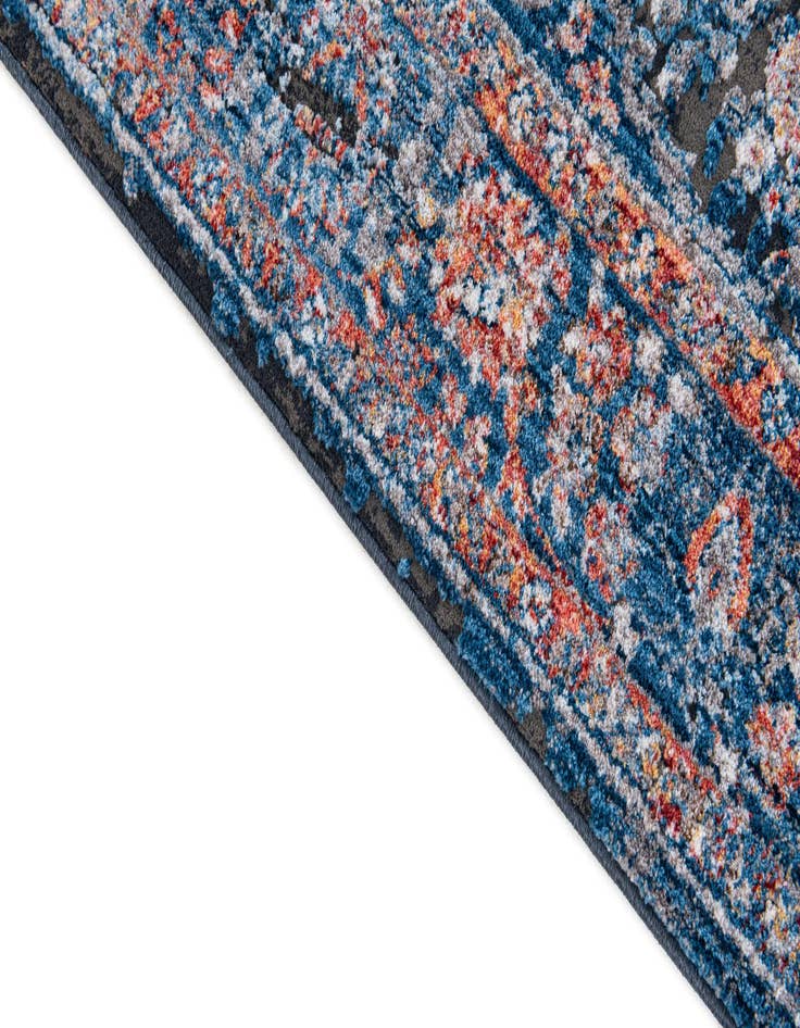 Detail image of  5' x 7' 7 Fleur Rug