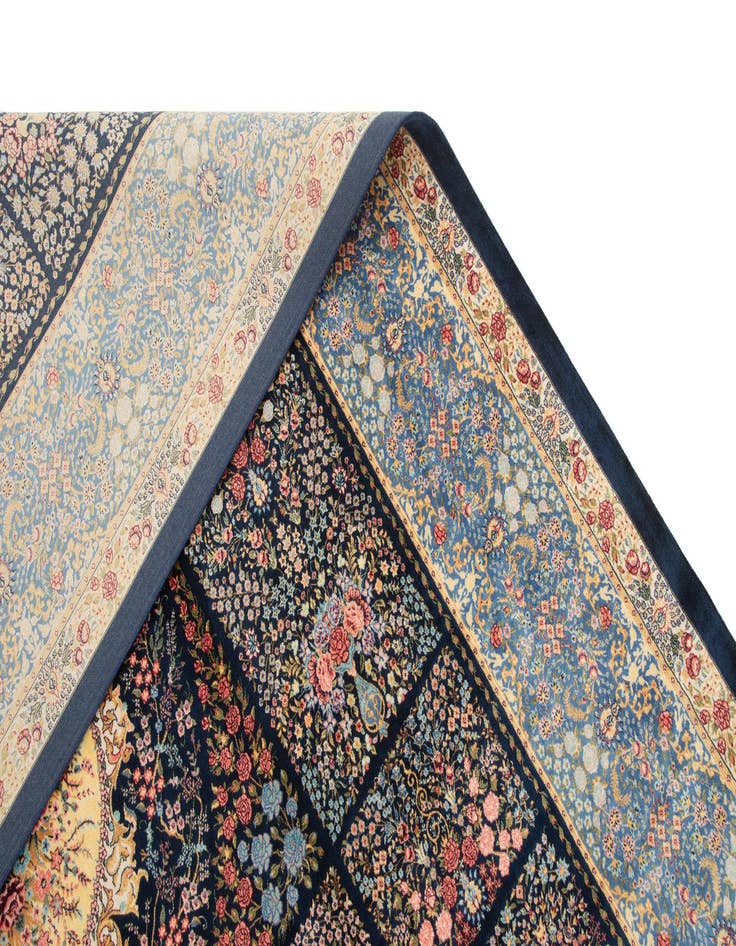 Detail image of  4' 9 x 7' 6 Ghom Design Rug