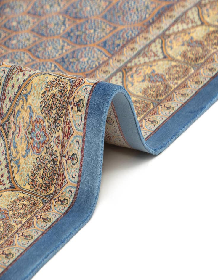 Detail image of  4' 9 x 7' 6 Ghom Design Rug