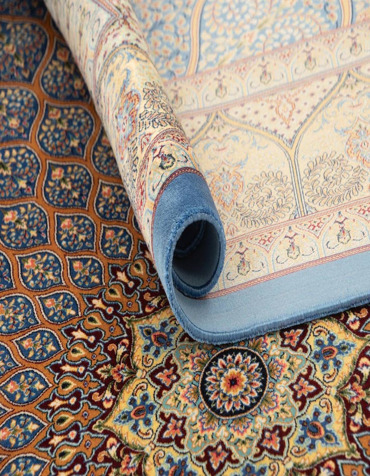 Detail image of  4' 9 x 7' 6 Ghom Design Rug