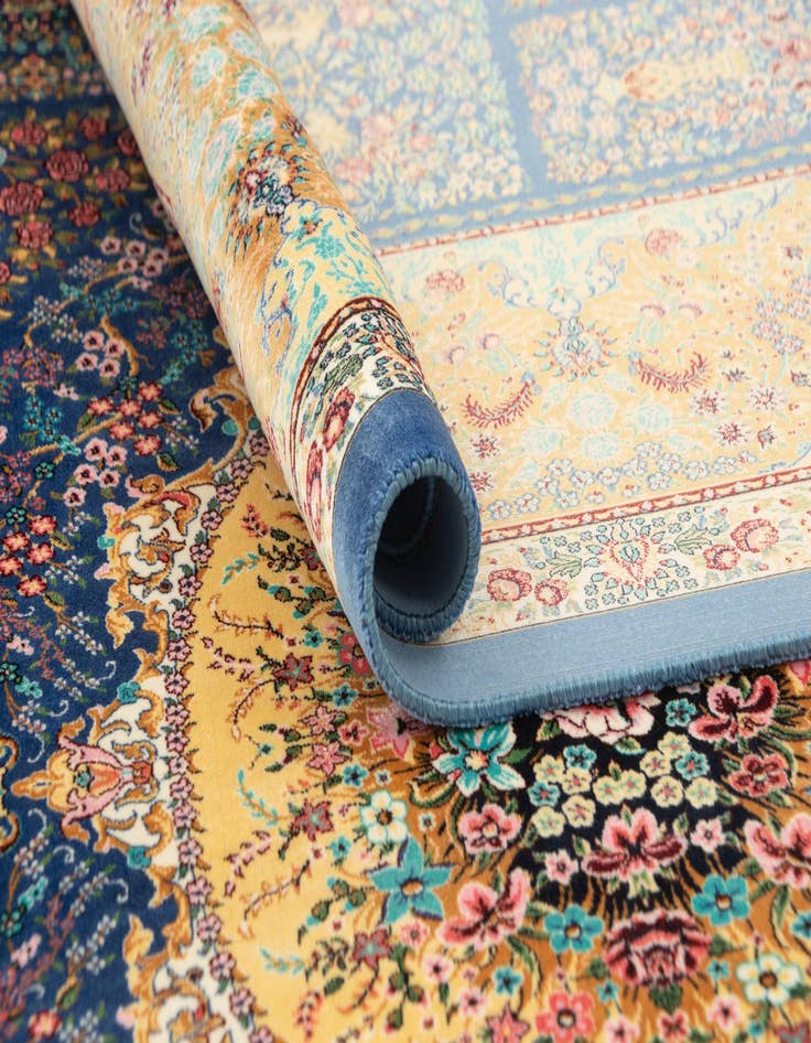 Detail image of  4' 10 x 7' 5 Ghom Design Rug