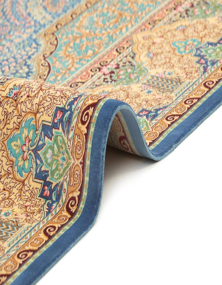 Detail image of  6' 6 x 9' 7 Ghom Design Rug