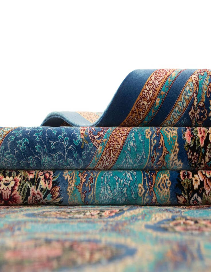 Detail image of  6' 6 x 9' 7 Ghom Design Rug