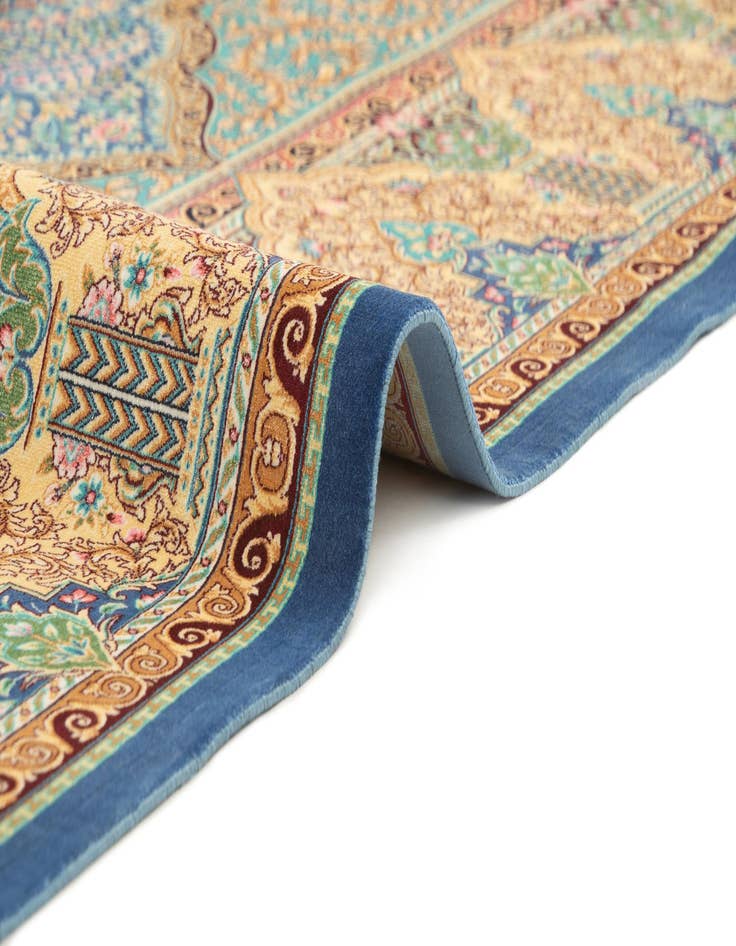 Detail image of  6' 6 x 9' 8 Ghom Design Rug