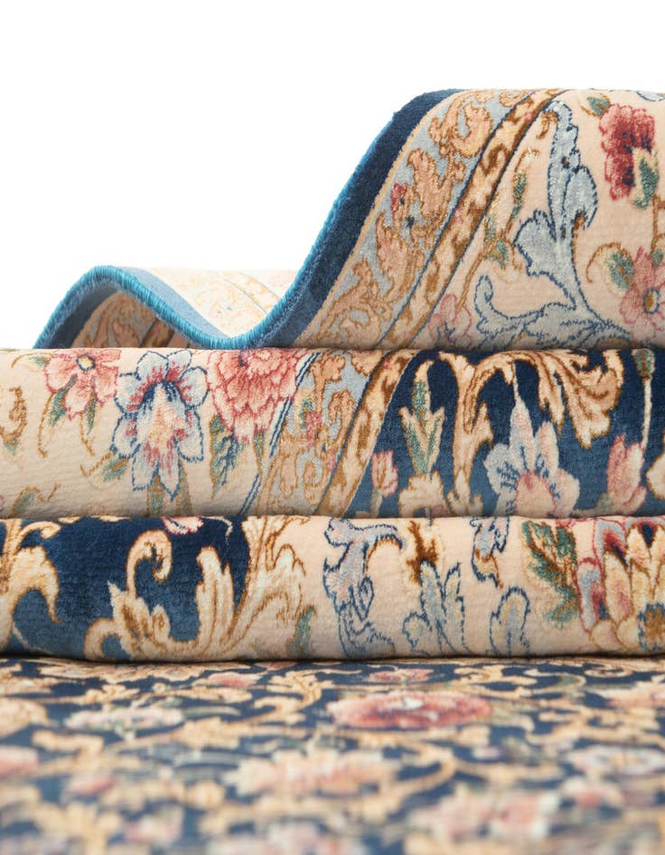 Detail image of  4' 10 x 7' 1 Ghom Design Rug