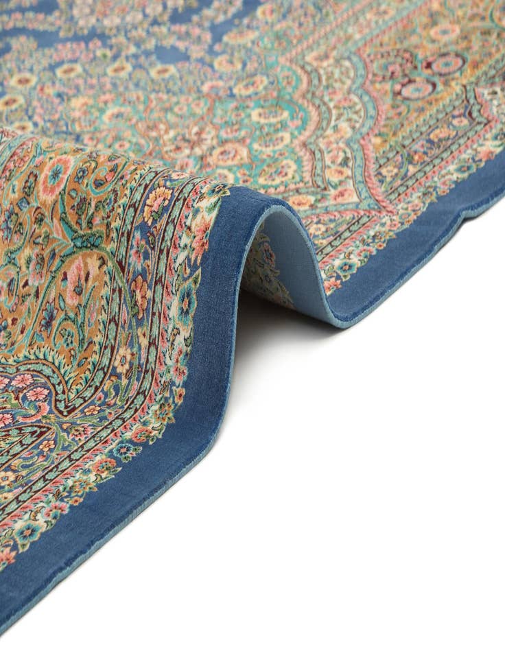 Detail image of  6' 6 x 9' 8 Ghom Design Rug