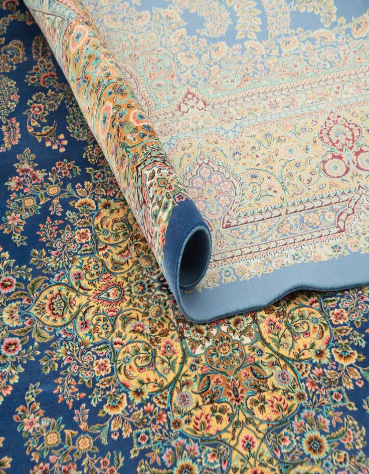 Detail image of  6' 6 x 9' 8 Ghom Design Rug