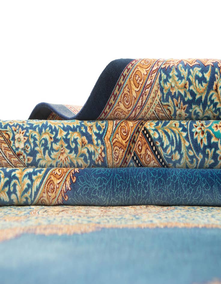 Detail image of  6' 5 x 9' 7 Ghom Design Rug