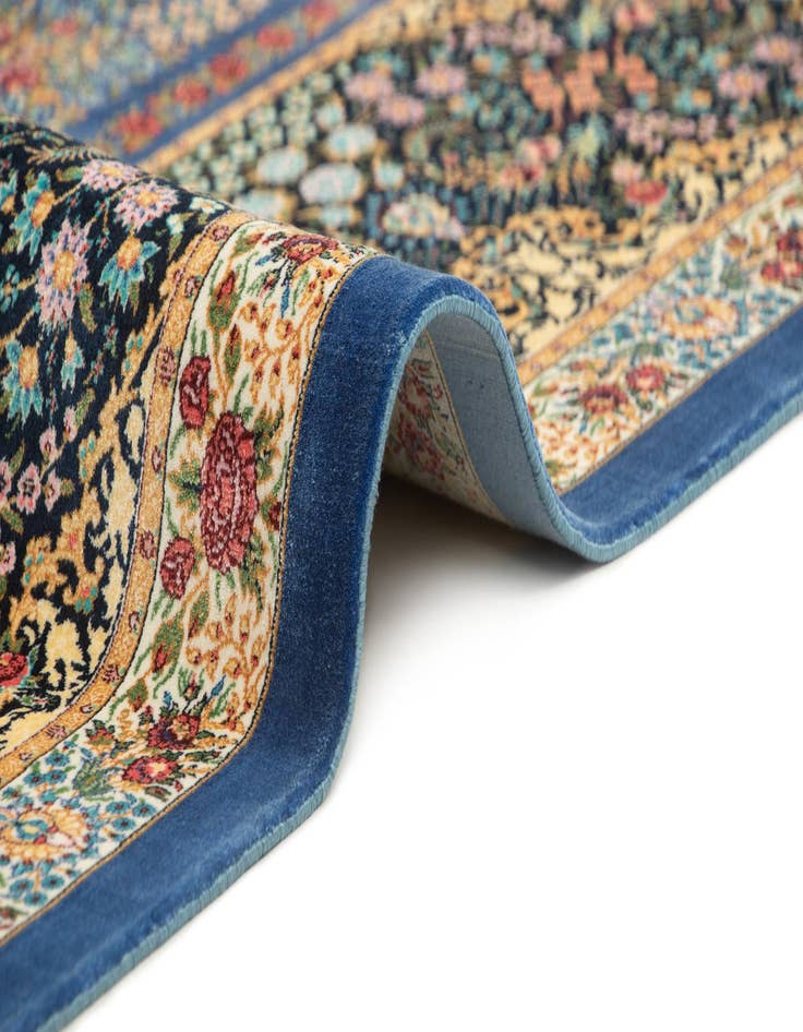 Detail image of  6' 6 x 9' 8 Ghom Design Rug