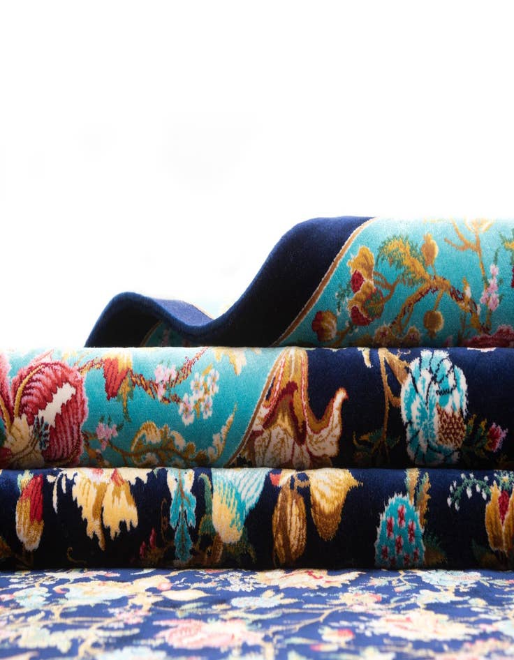 Detail image of  5' 11 x 9' 2 Ghom Design Rug