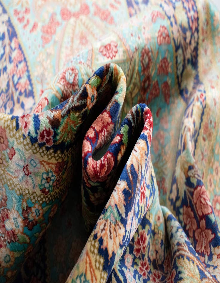 Detail image of  2' 7 x 4' Ghom Silk Rug